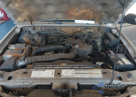 2000 Ford Ranger Xl/Xlt from USA, damaged, VIN 1FTYR10V9YPB94301